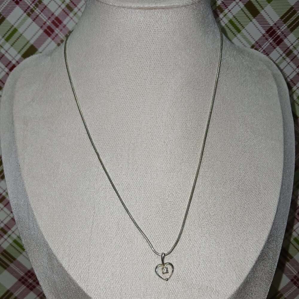Silver Tone Heart Pendant Necklace Vintage Costume Jewelry #99